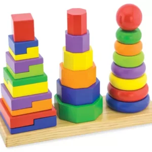 3 bokštai. Medinė piramidė